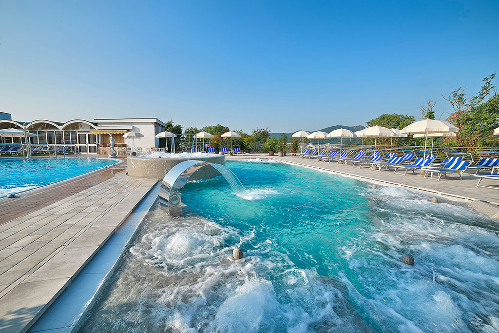 fabilia Family Hotel Augustus Wellness & Spa, Montegrotto Terme, piscine con idromassaggio
