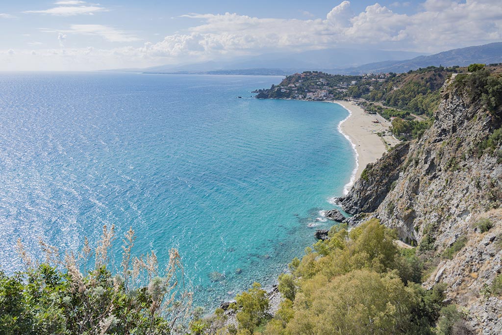 Club Esse Sunbeach resort per bambini in Calabria Ionica, la vicina Baia di Caminia