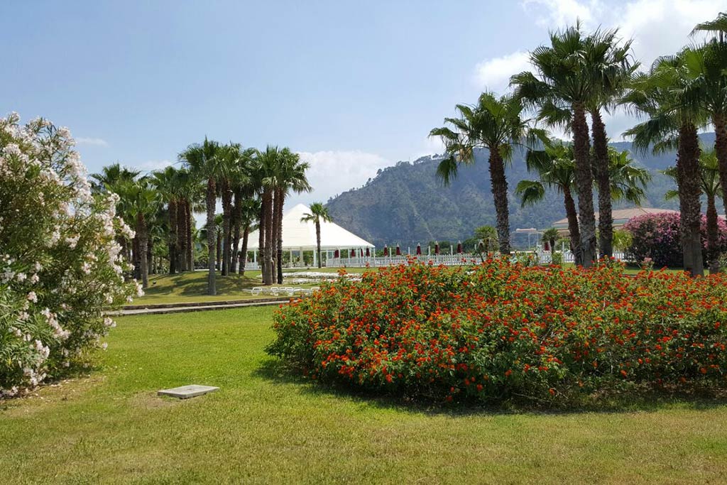 Club Esse Sunbeach resort per bambini in Calabria Ionica, giardini