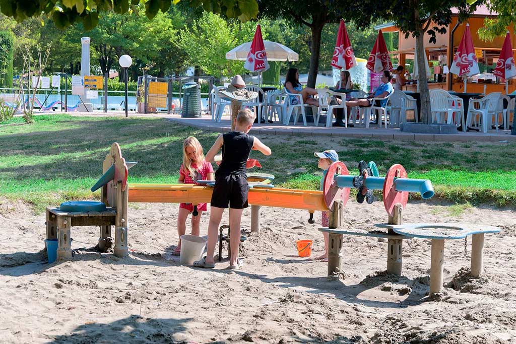 Eurocamping Pacengo per bambini a Lazise, giochi di sabbia