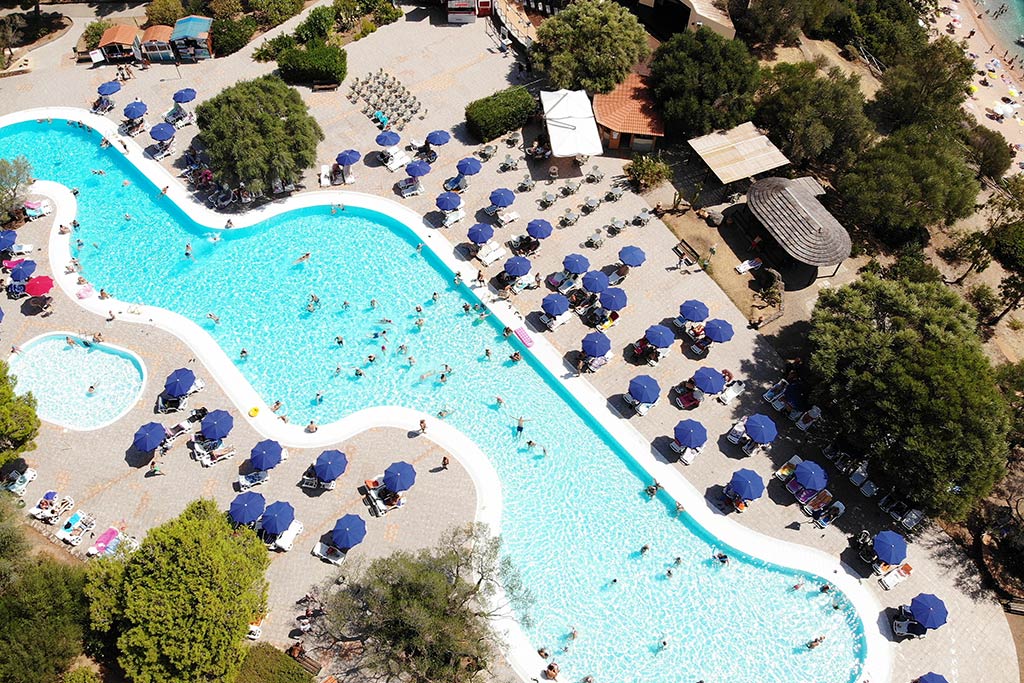 Club Esse Palmasera villaggio per bambini in Sardegna, piscine