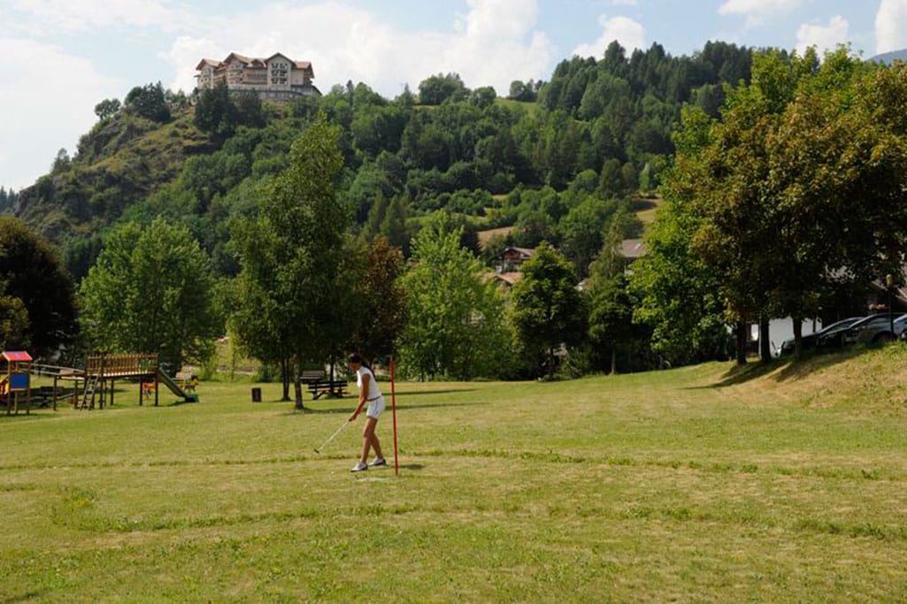 Residence Aparthotel Des Alpes per famiglie Val di Fiemme, minigolf
