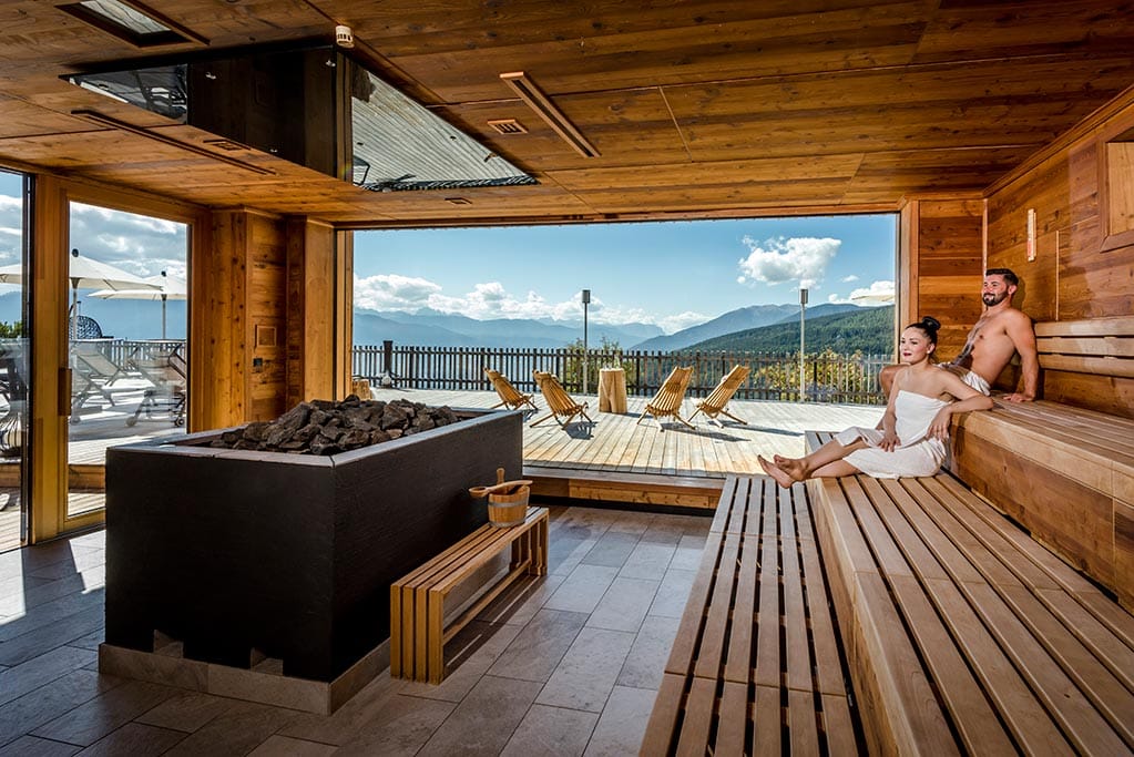 Tratterhof Mountain Sky Hotel per bambini a Rio Pusteria, sauna panoramica
