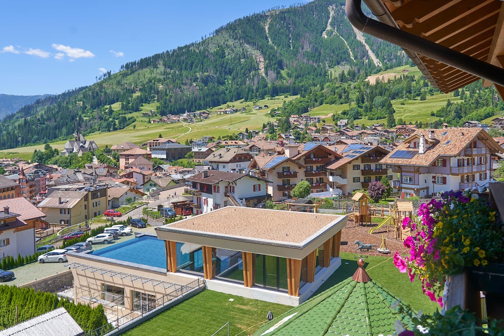 Resort Dolce Casa Family & SPA a Moena in Val di Fassa, piscina panoramica