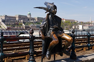 Statua in bronzo nel centro di Budapest