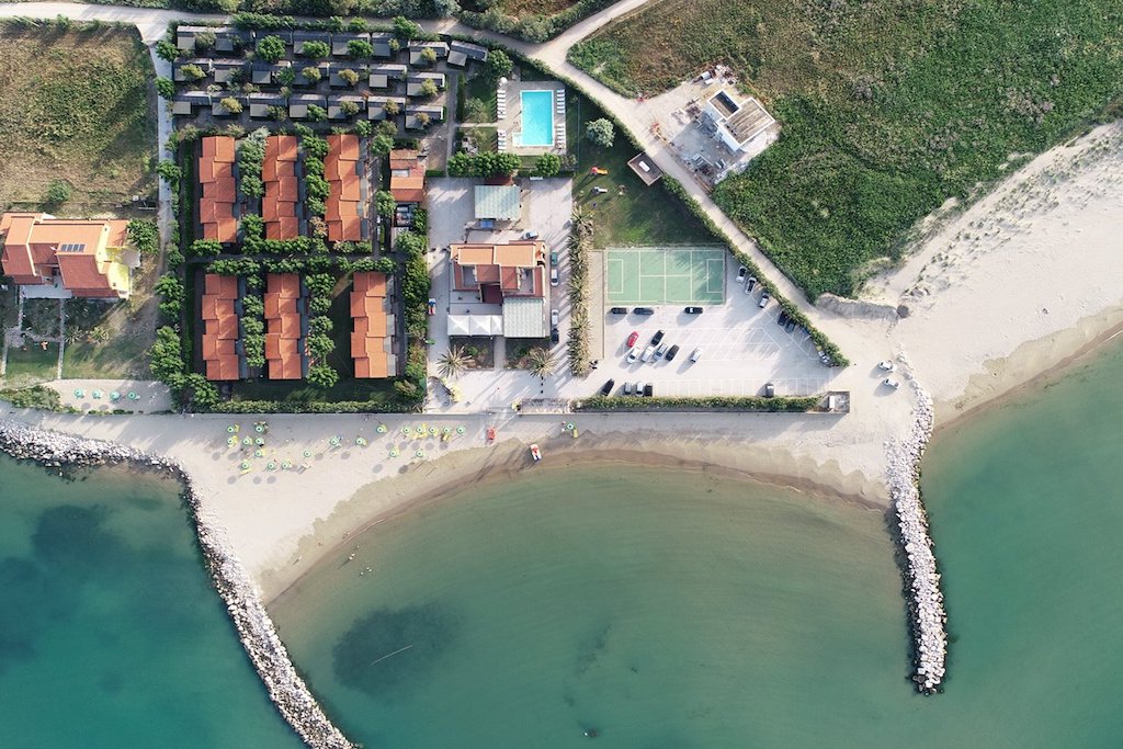 Diomedea Residence Village, villaggio sul mare in Molise a Campomarino Lido, panoramica struttura frontemare
