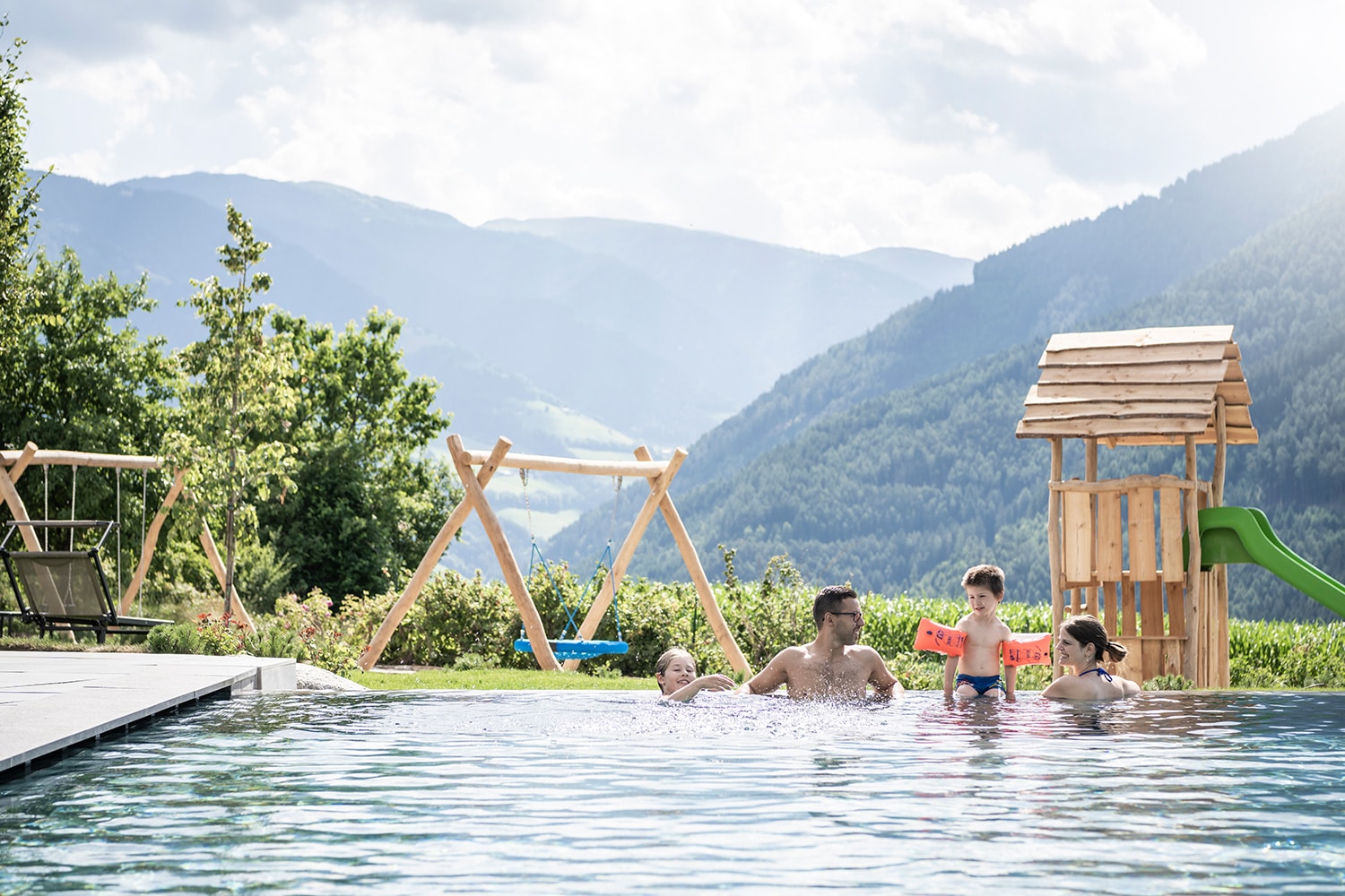 Das Mühlwald Quality Time Family Resort, piscina all'aperto