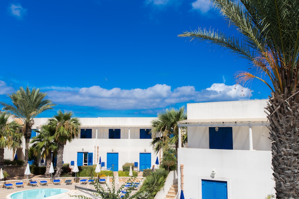Resort Cala La Luna a Favignana in Sicilia, terrazza camera base