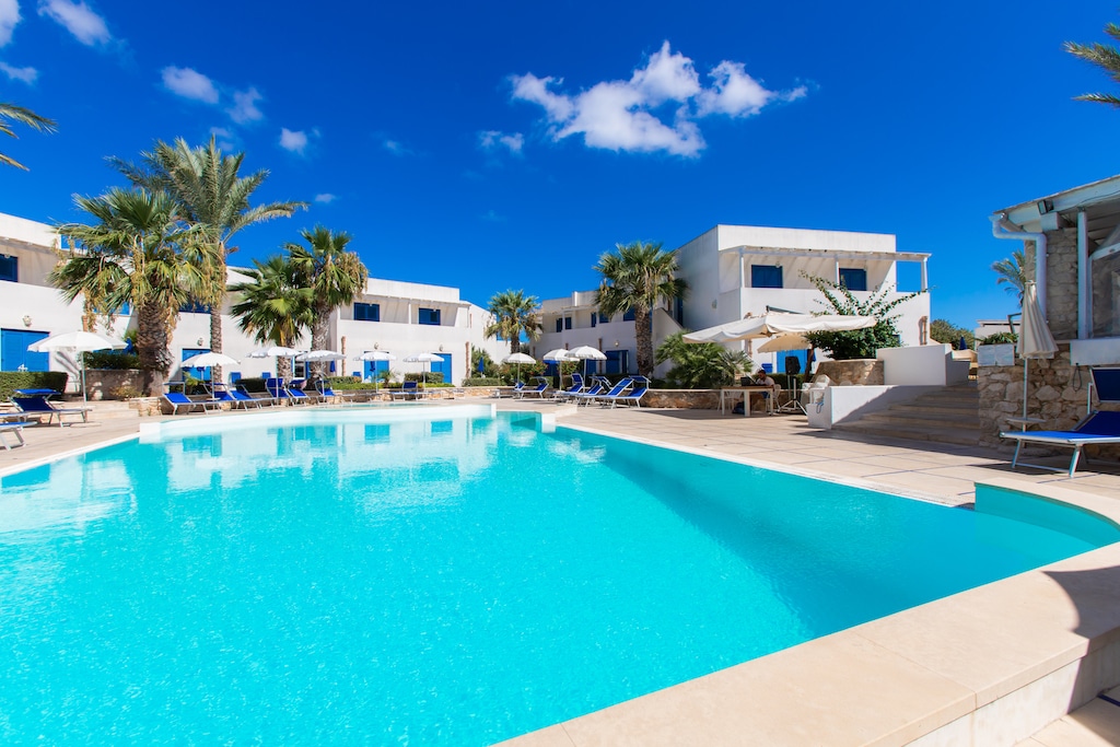 Resort Cala La Luna a Favignana in Sicilia, piscina