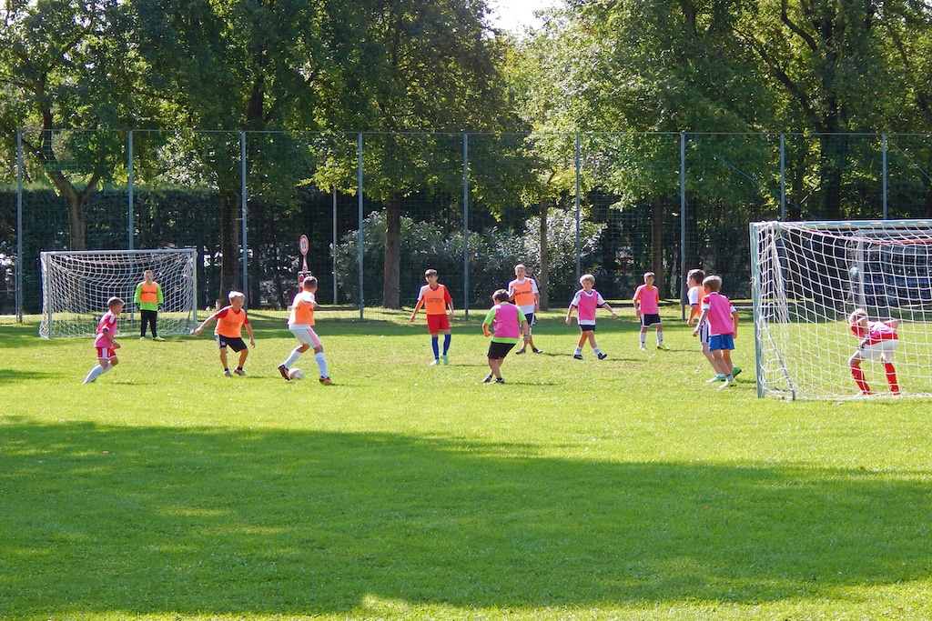 Centro Vacanze Pra' delle Torri a Caorle, campo da calcio con torneo per bambini