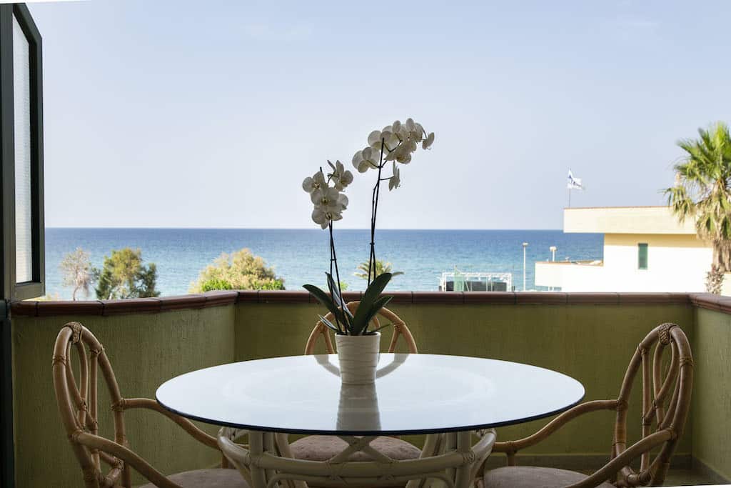 Blu Hotels, Hotel Village Paradise in Calabria, terrazza vista mare