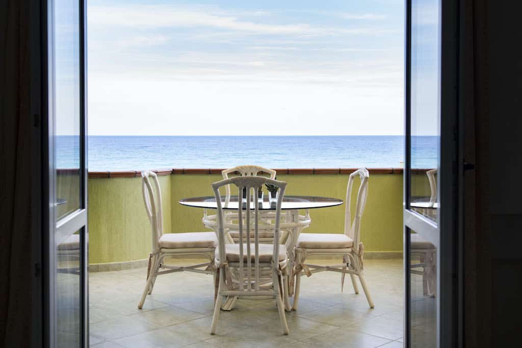 Blu Hotels, Hotel Village Paradise in Calabria, terrazza vista mare