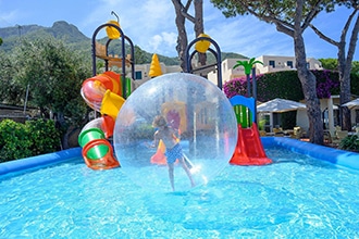 Park Hotel Michelangelo a Ischia, piscina con scivoli