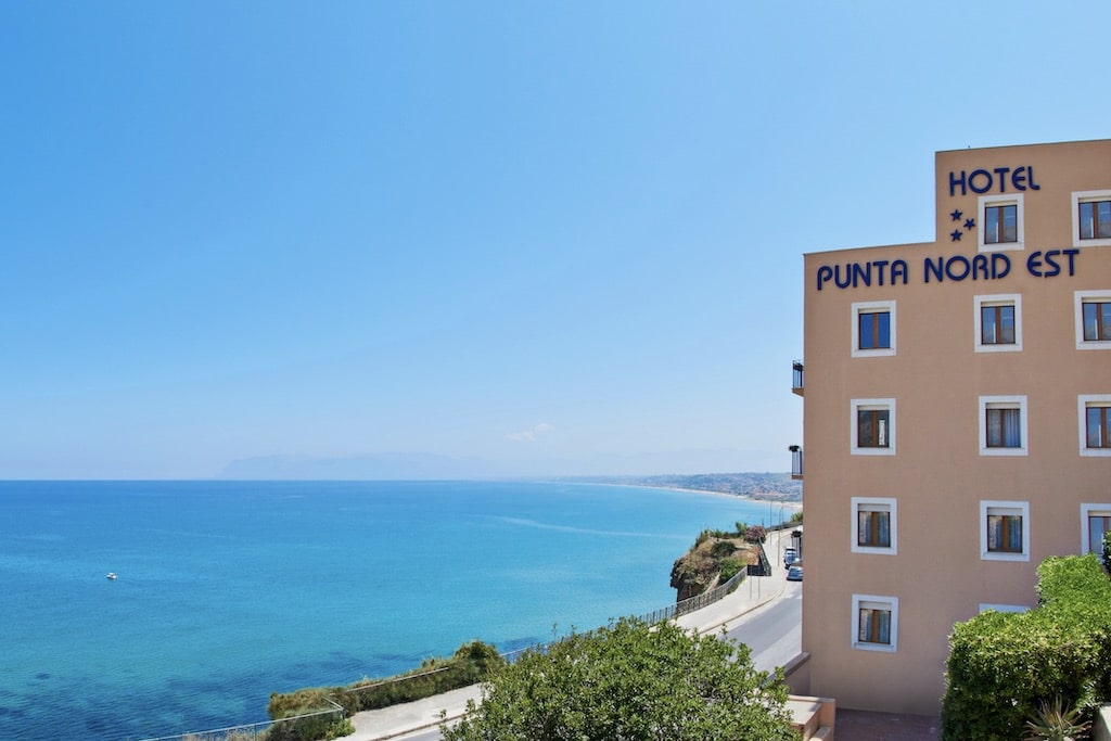 Hotel Punta Nord-Est a Castellammare del Golfo, hotel vista mare