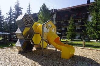 Moviment Apart Hotel: area giochi “Movimënt dles Ês“, il mondo delle api