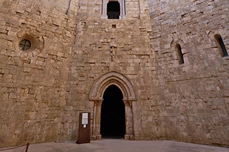 Castel del Monte, interni