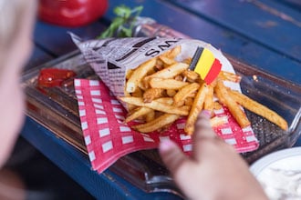 Eating-belgian-fries_ph_Piet-De-Kersgieter