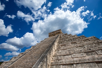 Yucatan_piramideKukuklan_ChichenItza_phDepositphotos