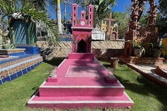 Il tipico cimitero messicano riprodotto a Xcaret