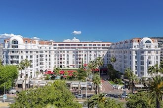 Facciata dell'Hotel 5 stelle Le Majestic di Cannes