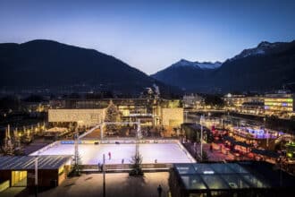 Terme di Merano in inverno, pista di pattinaggio a Natale