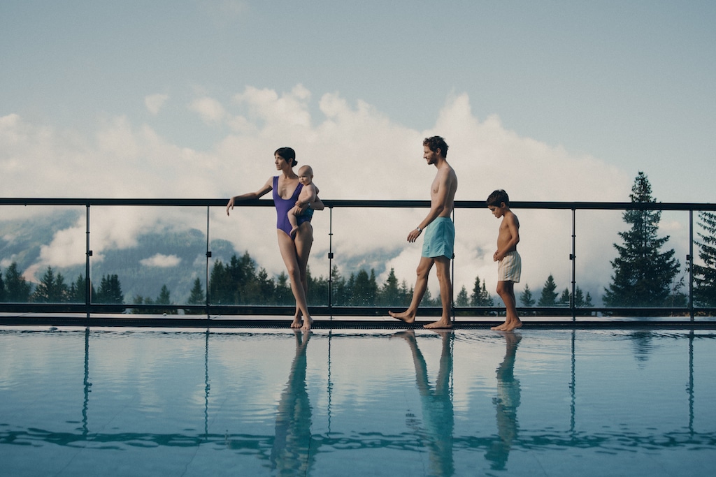 Club Med Le Rosière resort per bambini sulle Alpi francesi, piscina esterna