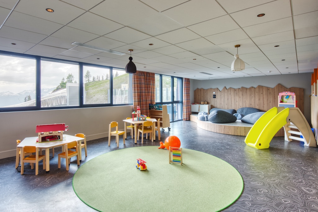 Club Med Le Rosière resort per bambini sulle Alpi francesi, sala giochi