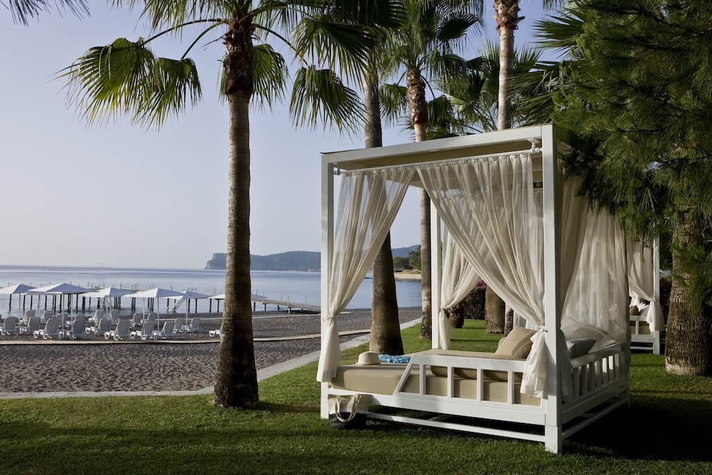 Club Med Palmiye resort per bambini in Turchia, giardino esterno fronte spiaggia