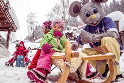 Austria Alpin family resort seetal, giochi esterni con neve