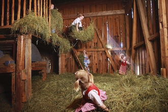 Austria_Tirolo_Hotel Stanglwirt_Kinderbauernhof Heuhüpfen