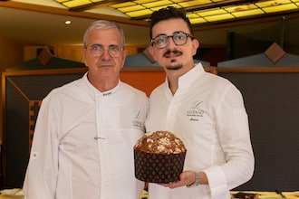 Mauro Lo Faso con il papà Giuseppe nella pasticceria di famiglia