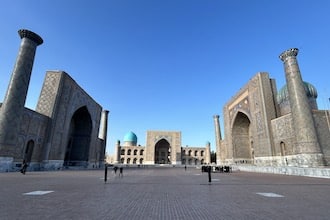 Uzbekistan_Samarcanda_piazzaRegistan2_phGrottoM