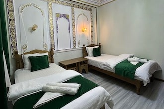 Uzbekistan_camerahotel_phGrottoM