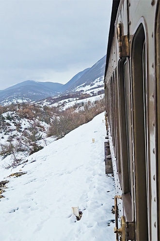 Transiberiana d'italia, la Ferrovia dei Parchi in Abruzzo, finestrino