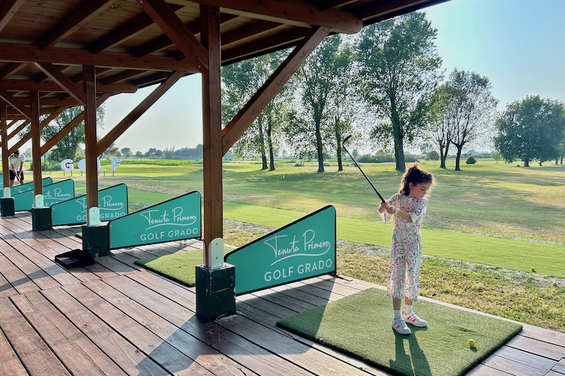 Lezione family di golf al Golf Club di Grado