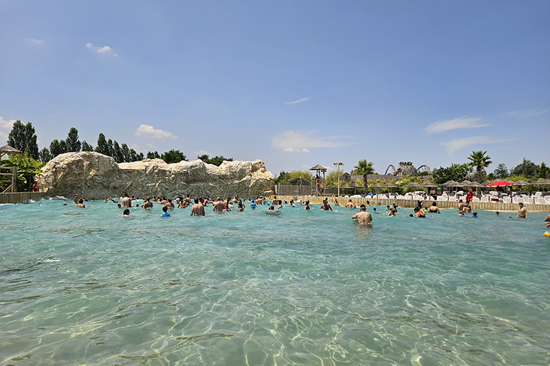 Magic Splash parco acquatico per famiglie, piscina a onde