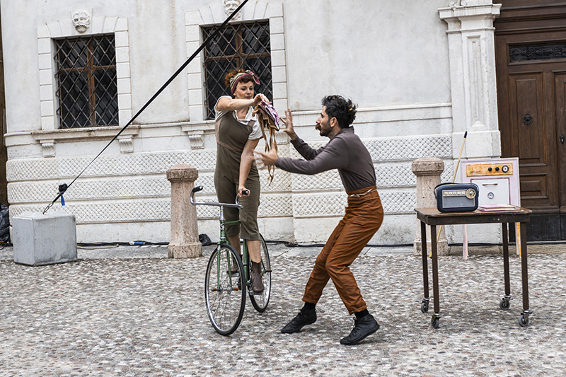 Artisti di strada ad Ala Citta di Velluto