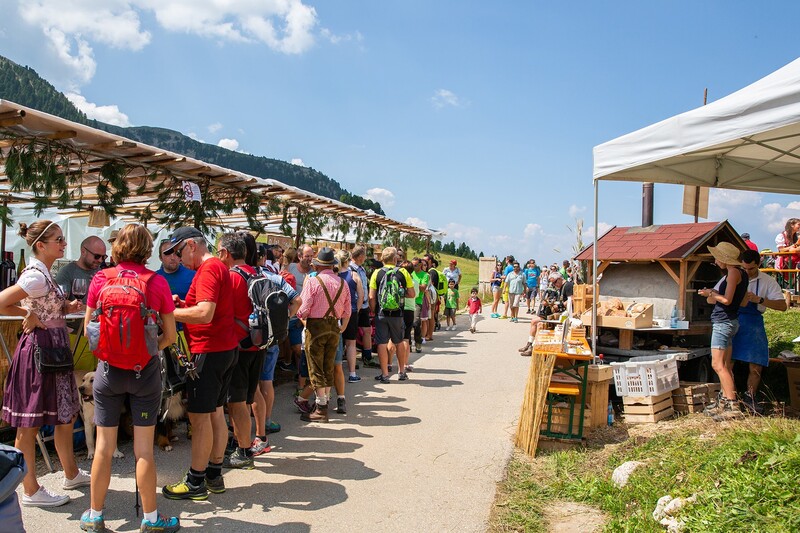La festa degli alpeggi e delle baite di Obereggen