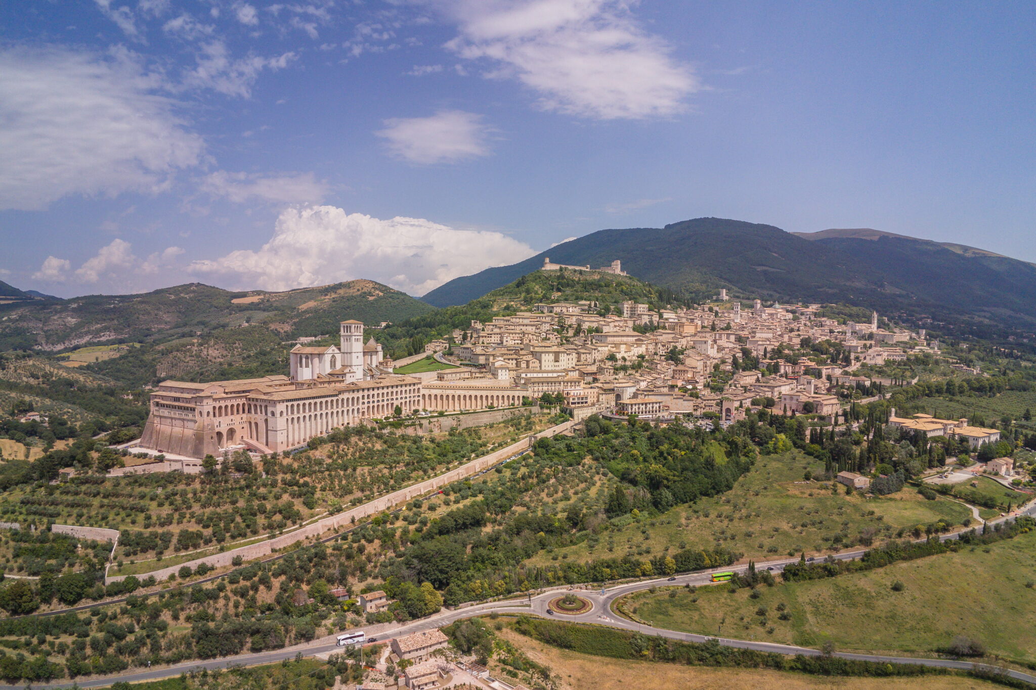 Panorama di Assisi e del Monte Subasio